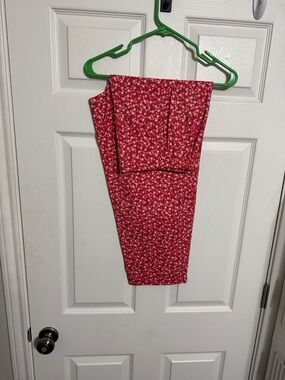 Women’s Floral Capris - Pink Red